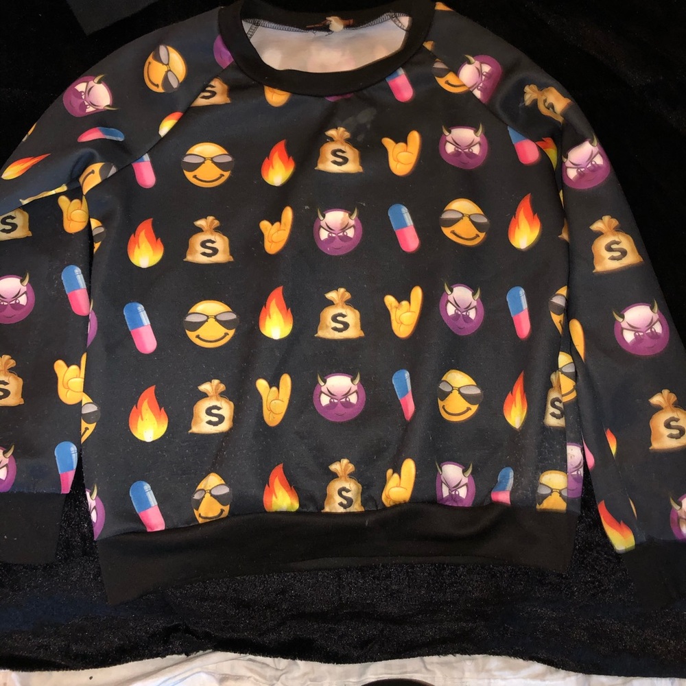 Clothes - Picture 2 of 5